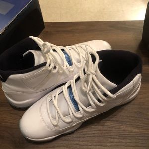 Jordan 11 legend blue size 11.5 like new